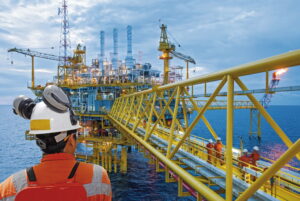 Connecteurs industriels étanches installés sur grue portuaire